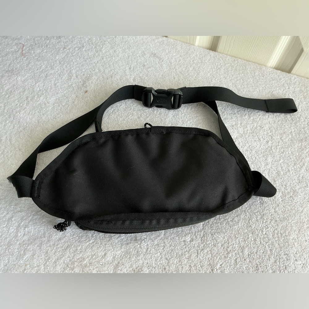 The North Face Black and Purple Belt Bag - Picture 4 of 12